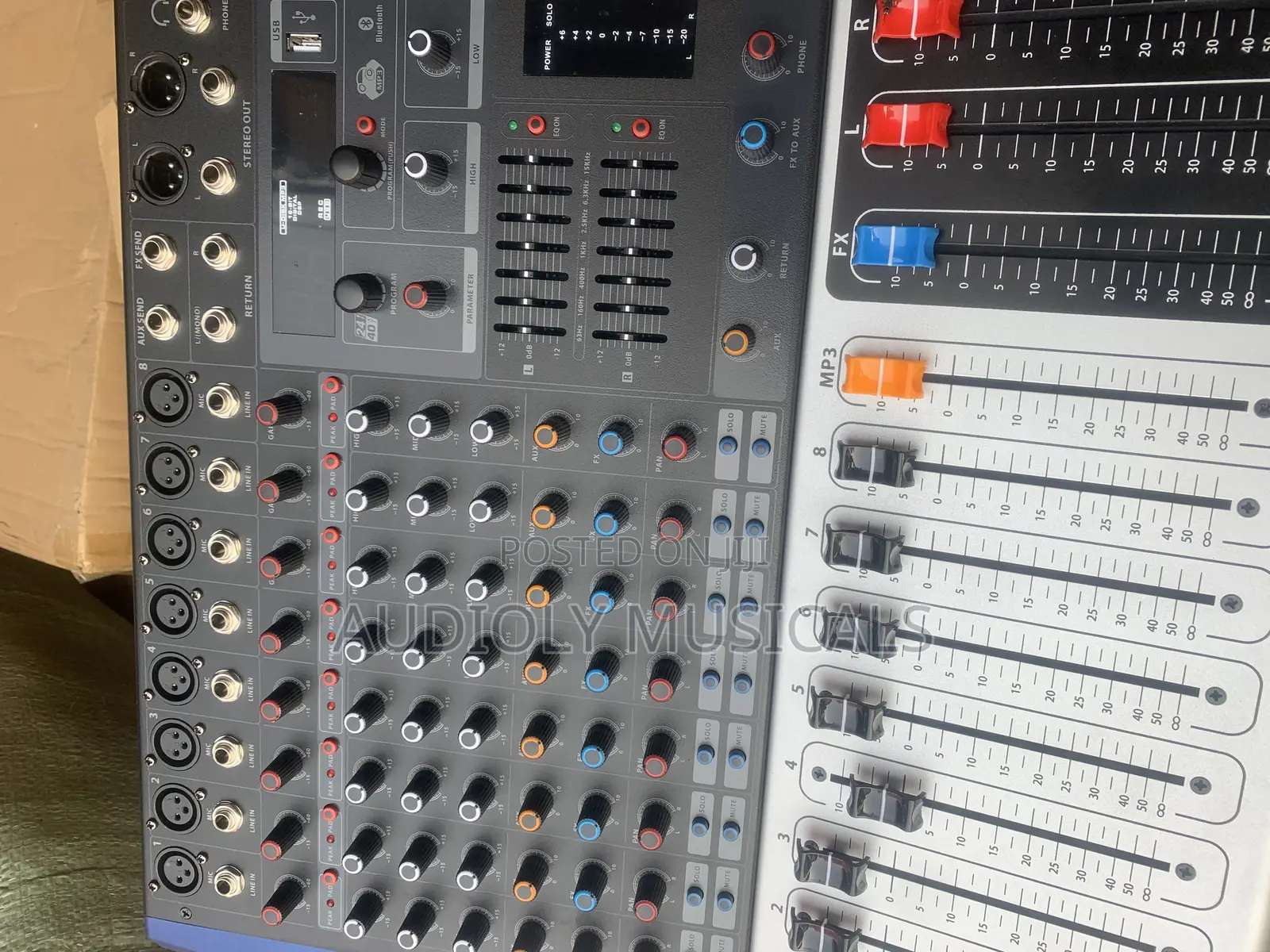 8- Channel Kv Mixer/Yamaha