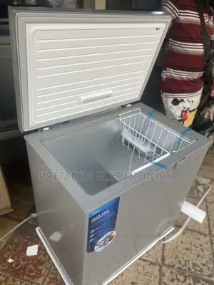 Midea Bonanza! Christmas Got Better, 198l Chest Freezer