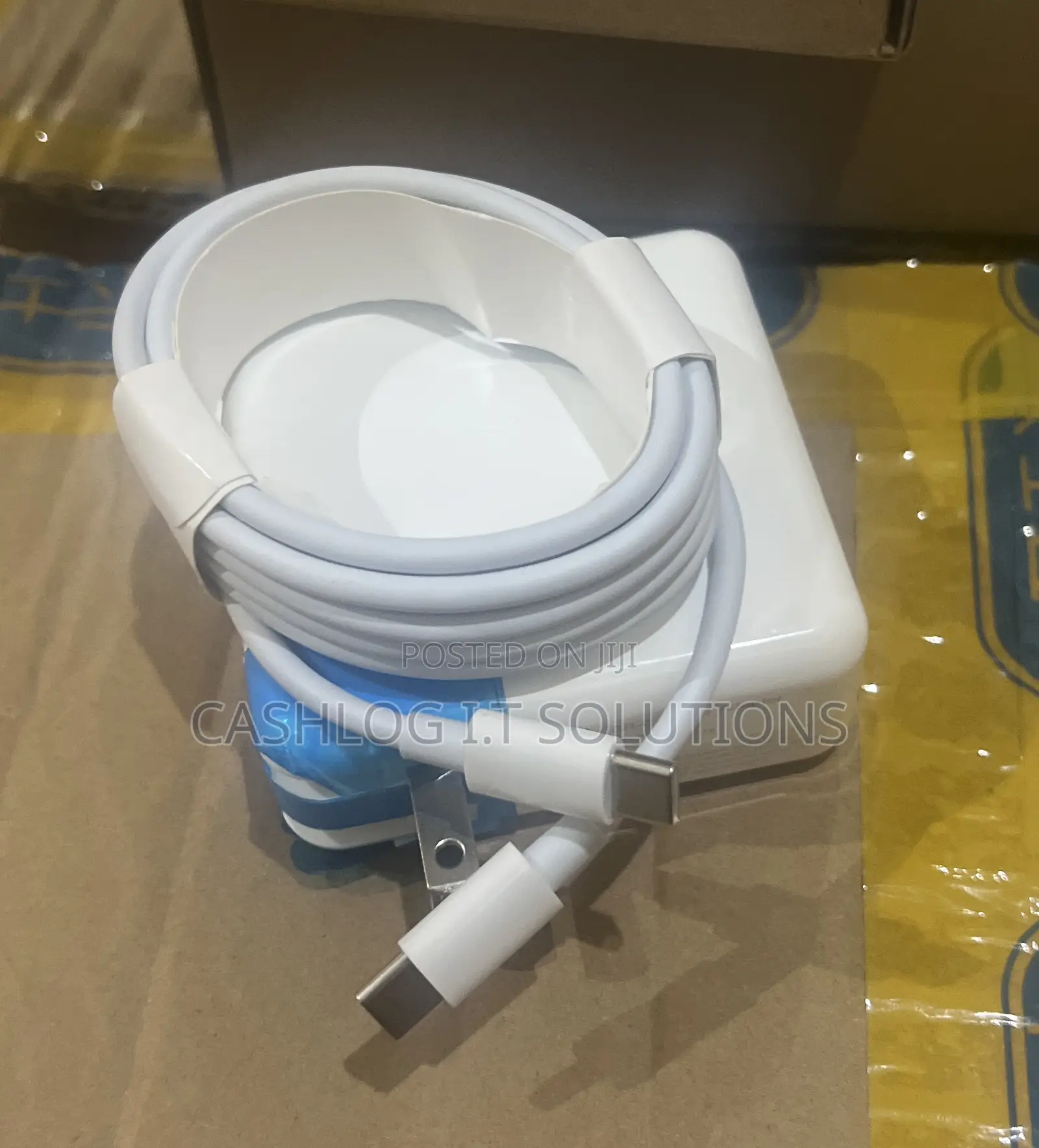 Original Macbook Type C 61watts Charger