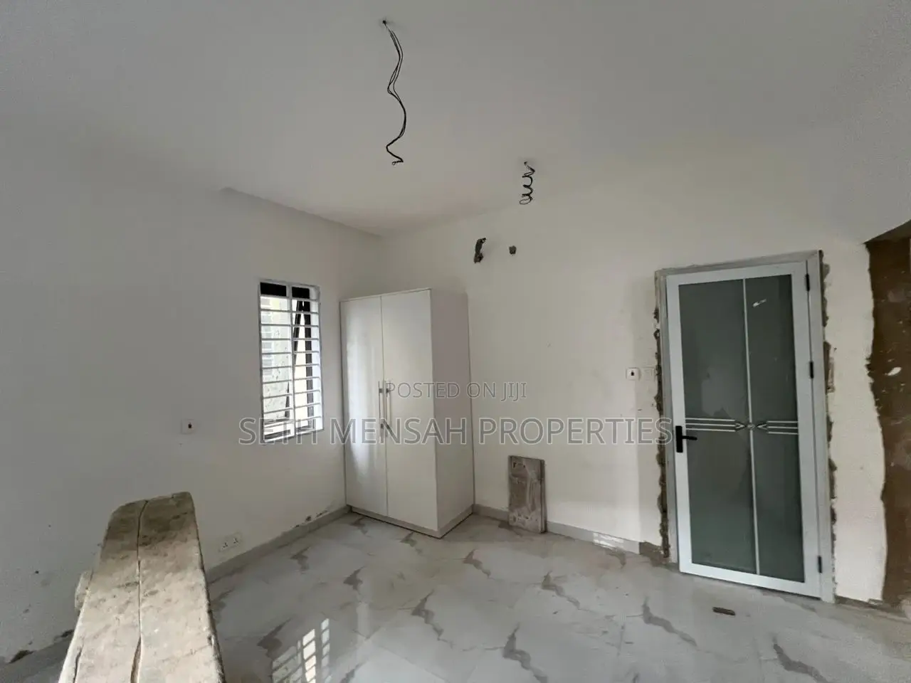 3bdrm House in Skm, Spintex for sale