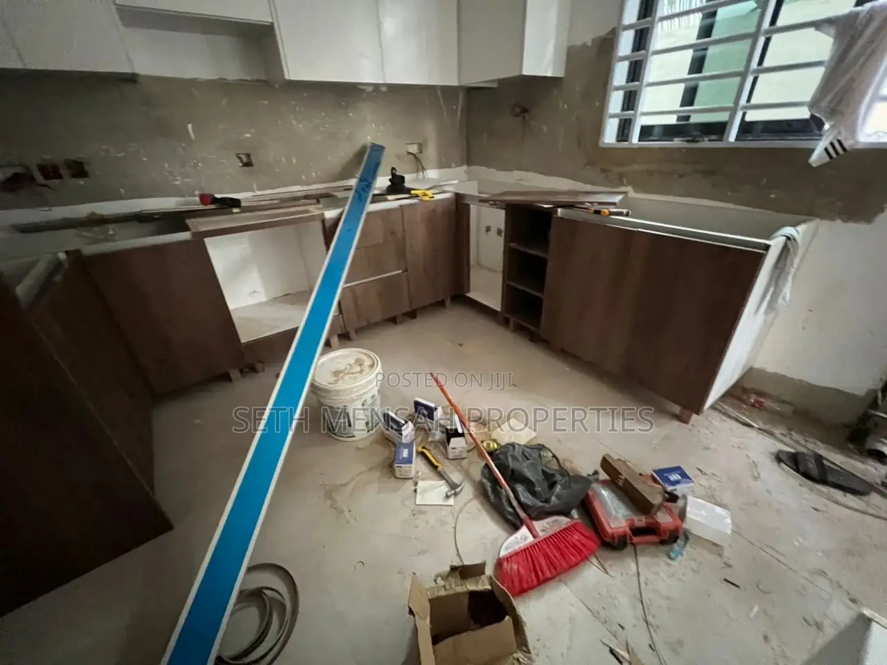 3bdrm House in Skm, Spintex for sale