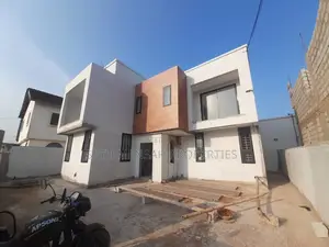 3bdrm House in Skm, Spintex for sale