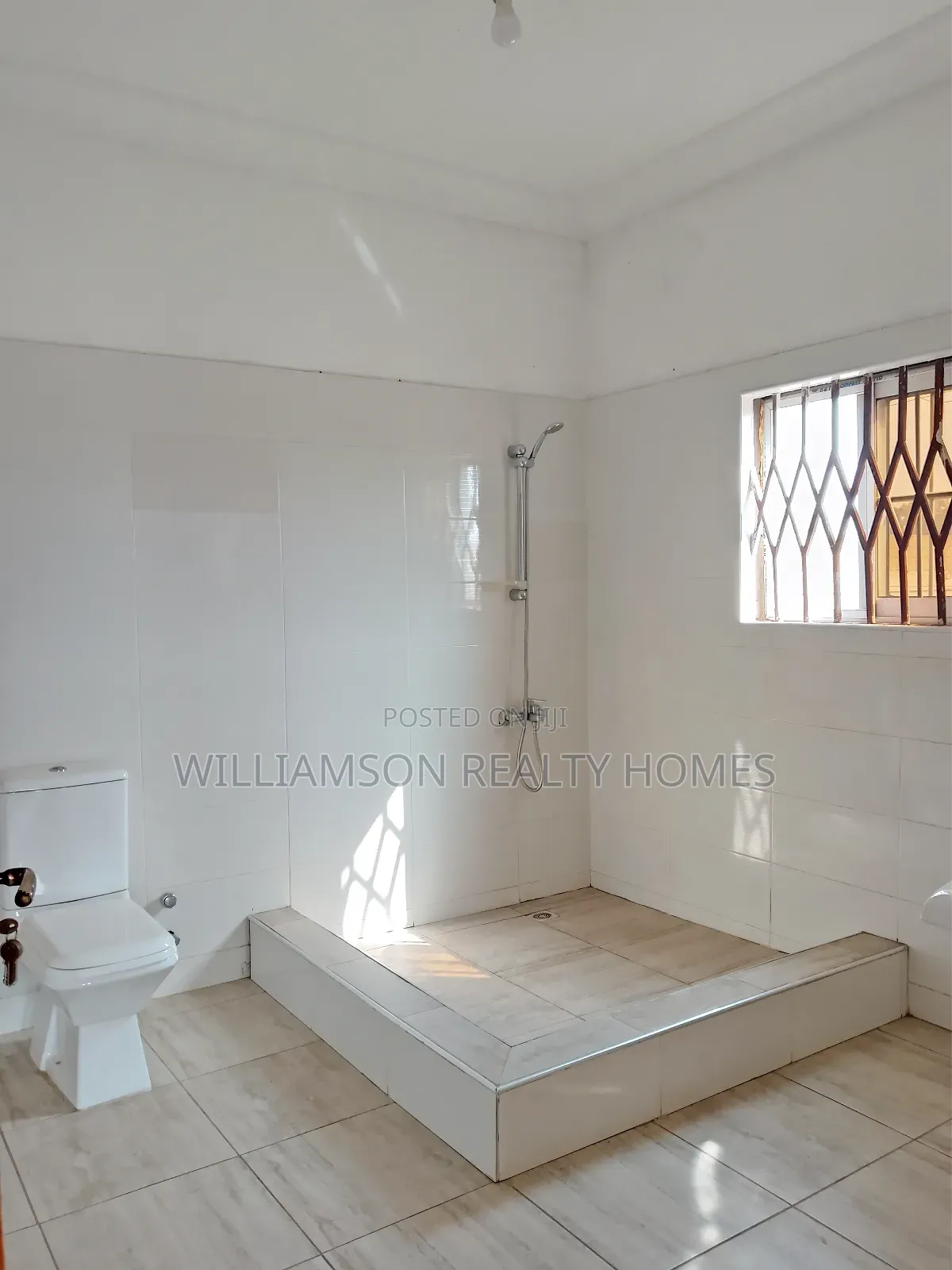 4bdrm House in Hfc Estate Area, Spintex for rent
