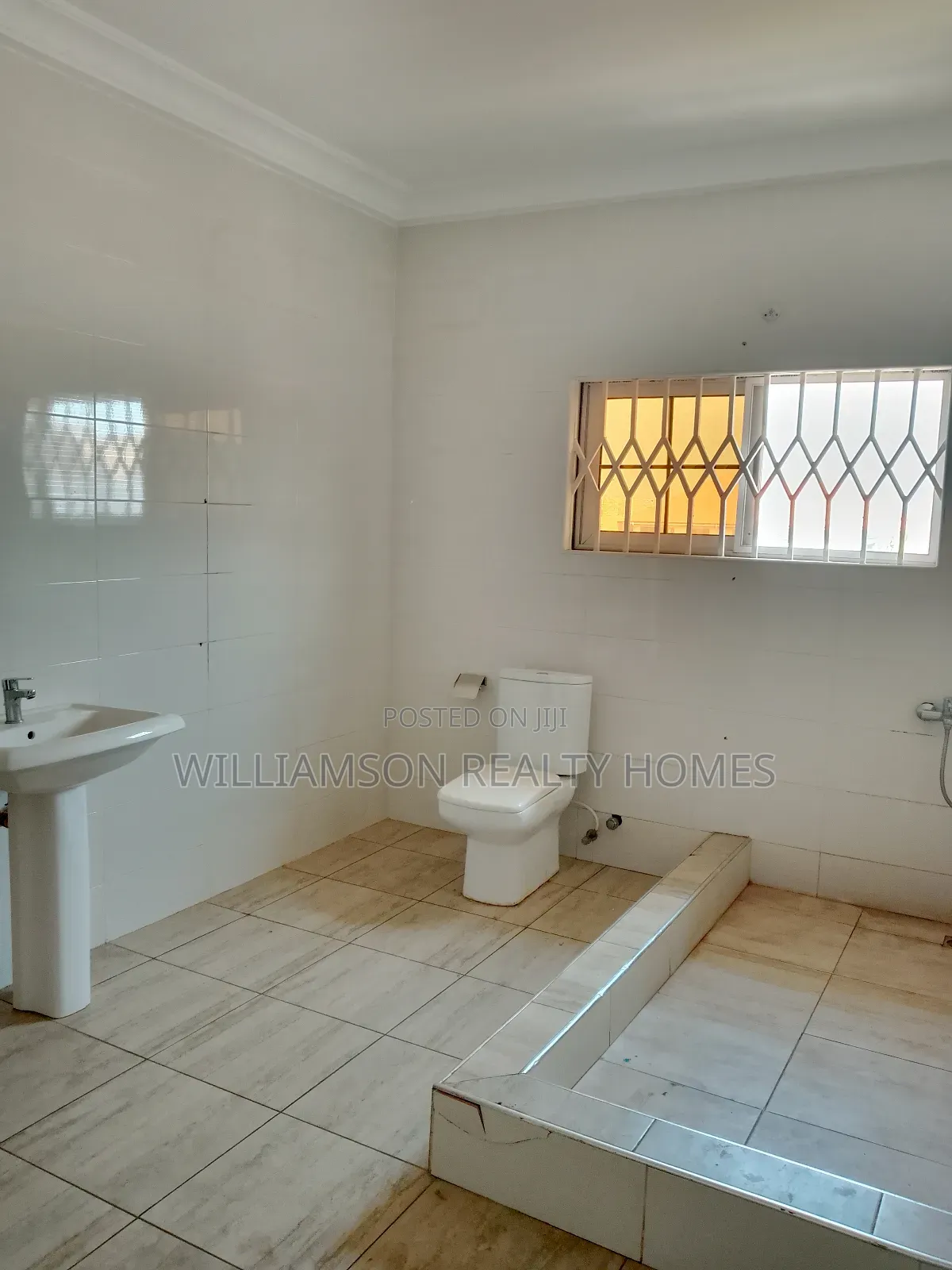 4bdrm House in Hfc Estate Area, Spintex for rent