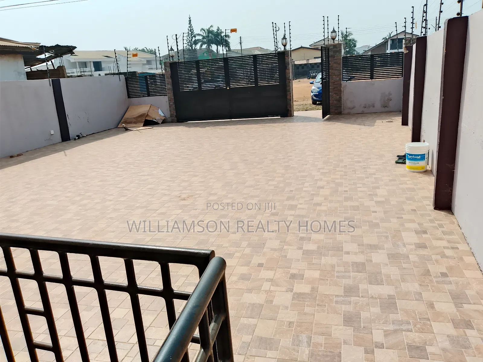 4bdrm House in Hfc Estate Area, Spintex for rent