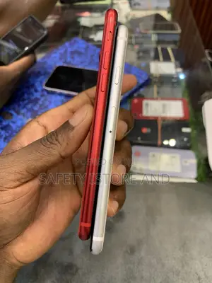 New Apple iPhone SE (2020) 64 GB Red
