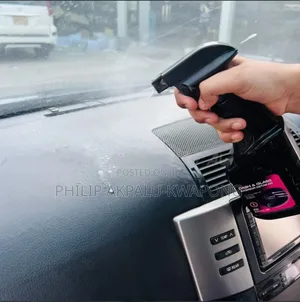 Dashboard Glass Detailer