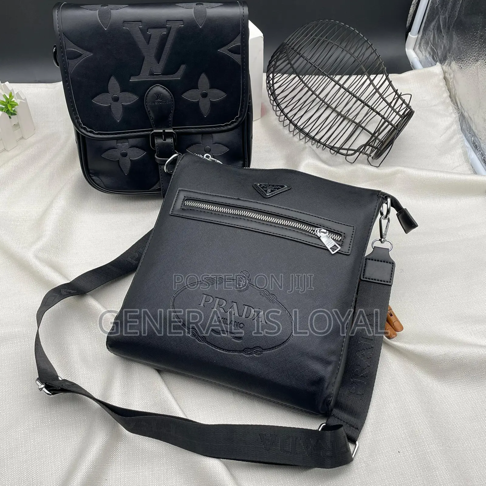 Gucci Side Bag/ Sling, Crossbody