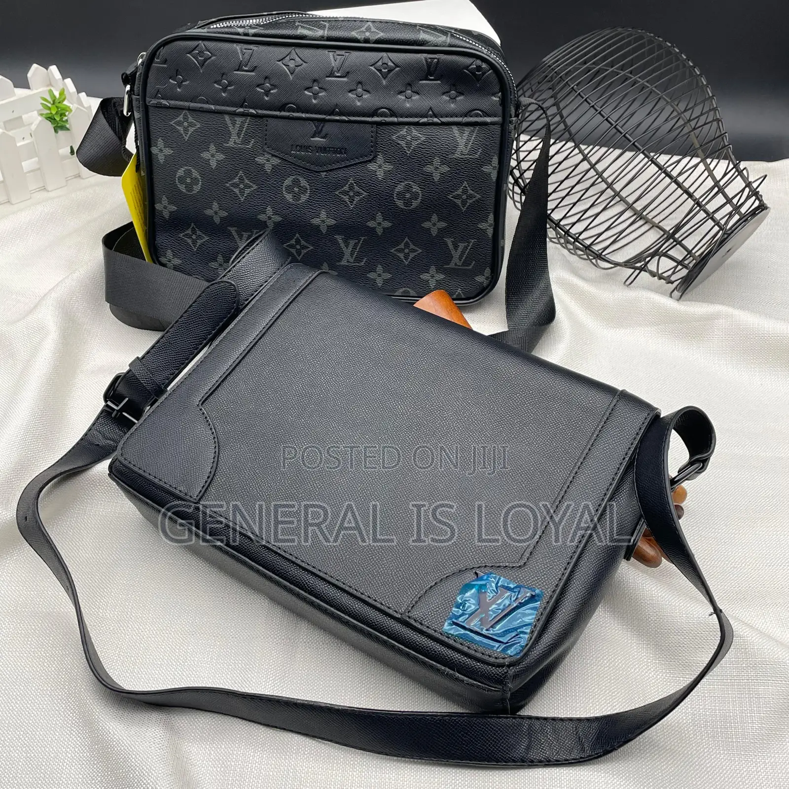 Gucci Side Bag/ Sling, Crossbody