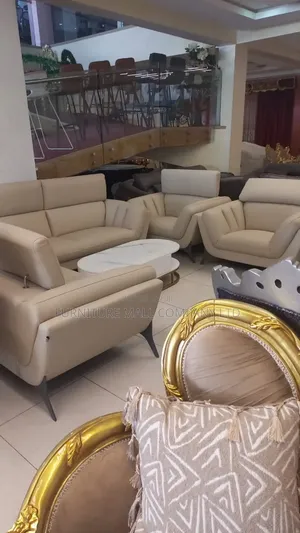 Elegant Luxury Set Available as Seen . Free Delivery