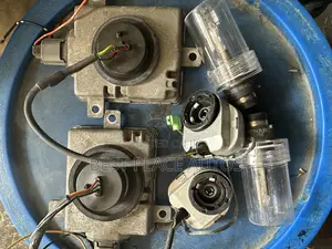 Mitsubishi Pajero Headlight Charger and Bulb