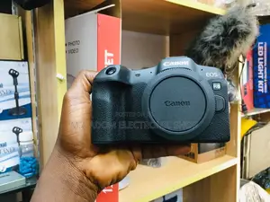 Canon EOS R8: Full-Frame Power. Uncompromised Mobility