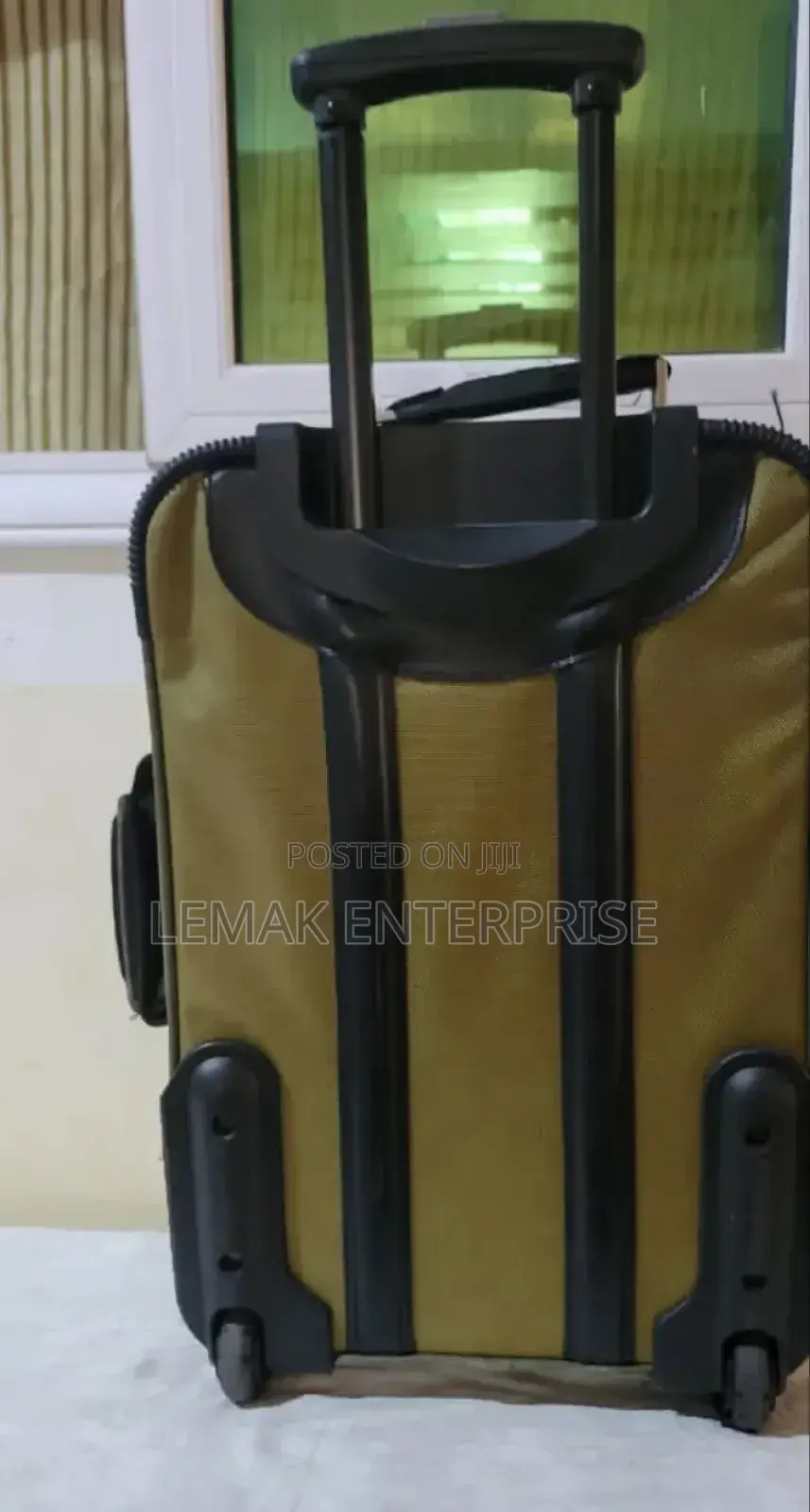 Samsonite Wheeled Suitcase, Rectangular Olive-Green Bag
