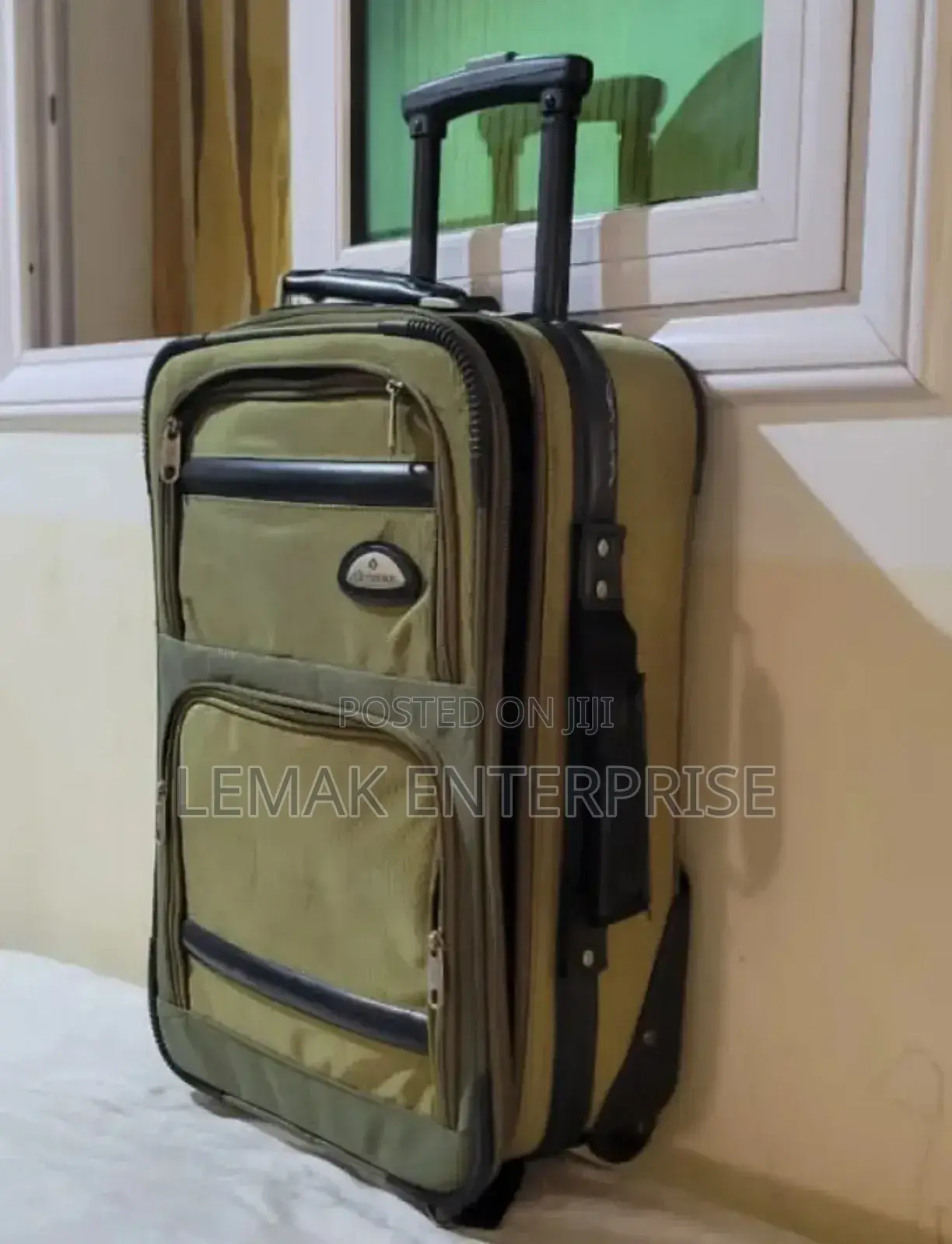 Samsonite Wheeled Suitcase, Rectangular Olive-Green Bag
