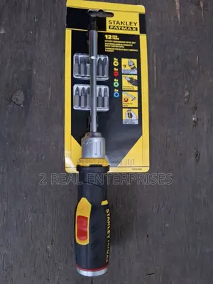 Stanley Ratchet Screwdriver With 12 Bits FMHT062691