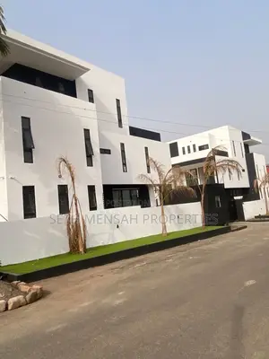 5bdrm Mansion in Skm, East Legon for sale