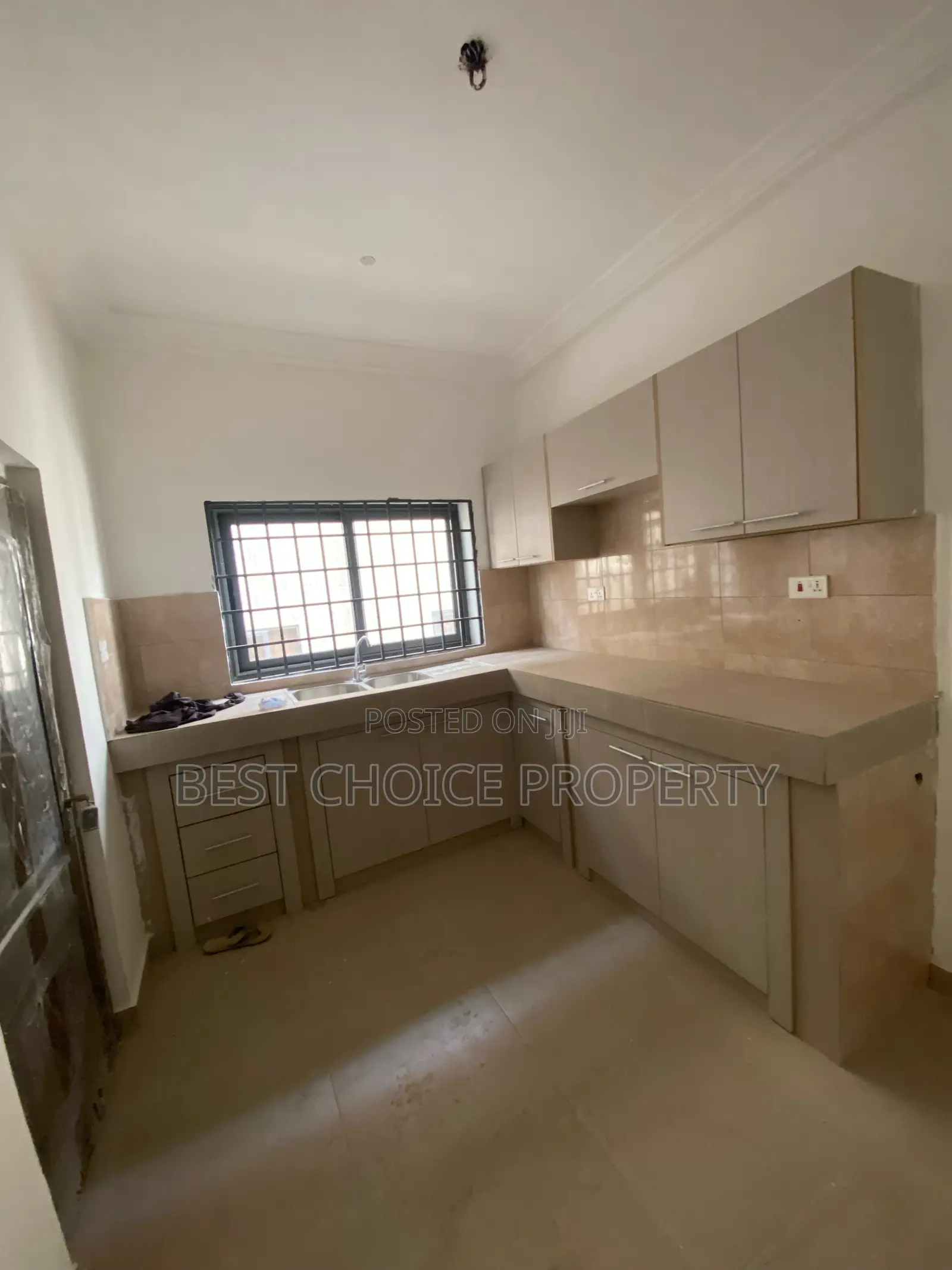 2bdrm Apartment in Owosuansa, Oyarifa for rent