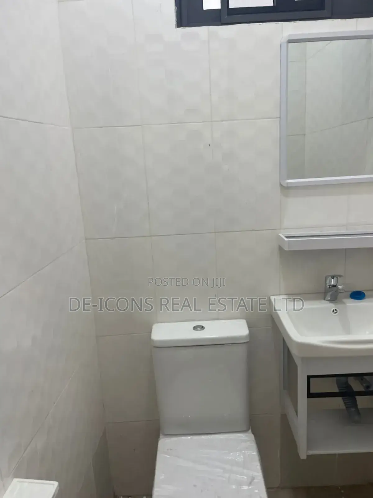 2bdrm Apartment in De-Icons Real Estate, Awutu Senya East Municipal