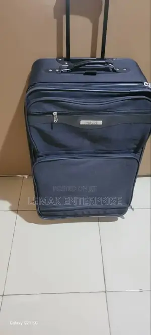 Embark Black Medium Size Travelling Suitcase