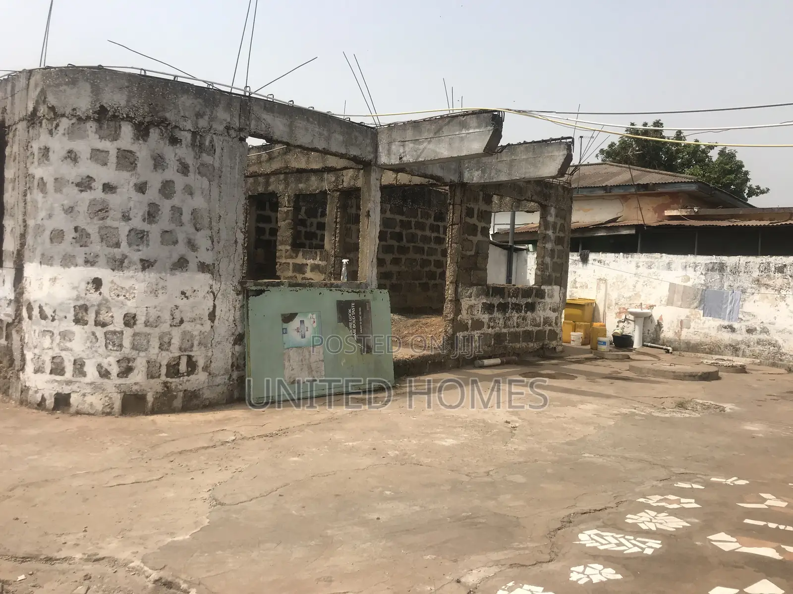 Mamprobi Old House On 2 Plot For Sale
