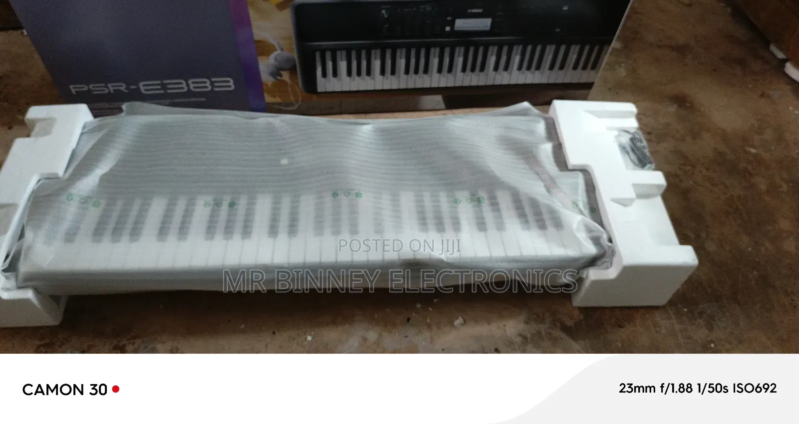 Yamaha PSR E383