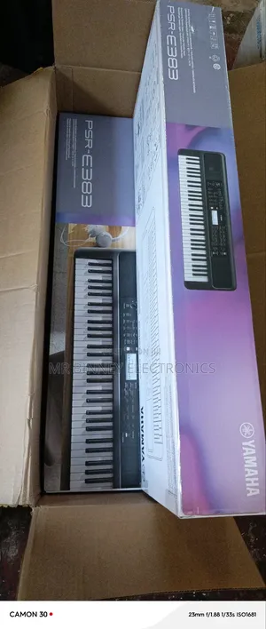 Yamaha PSR E383
