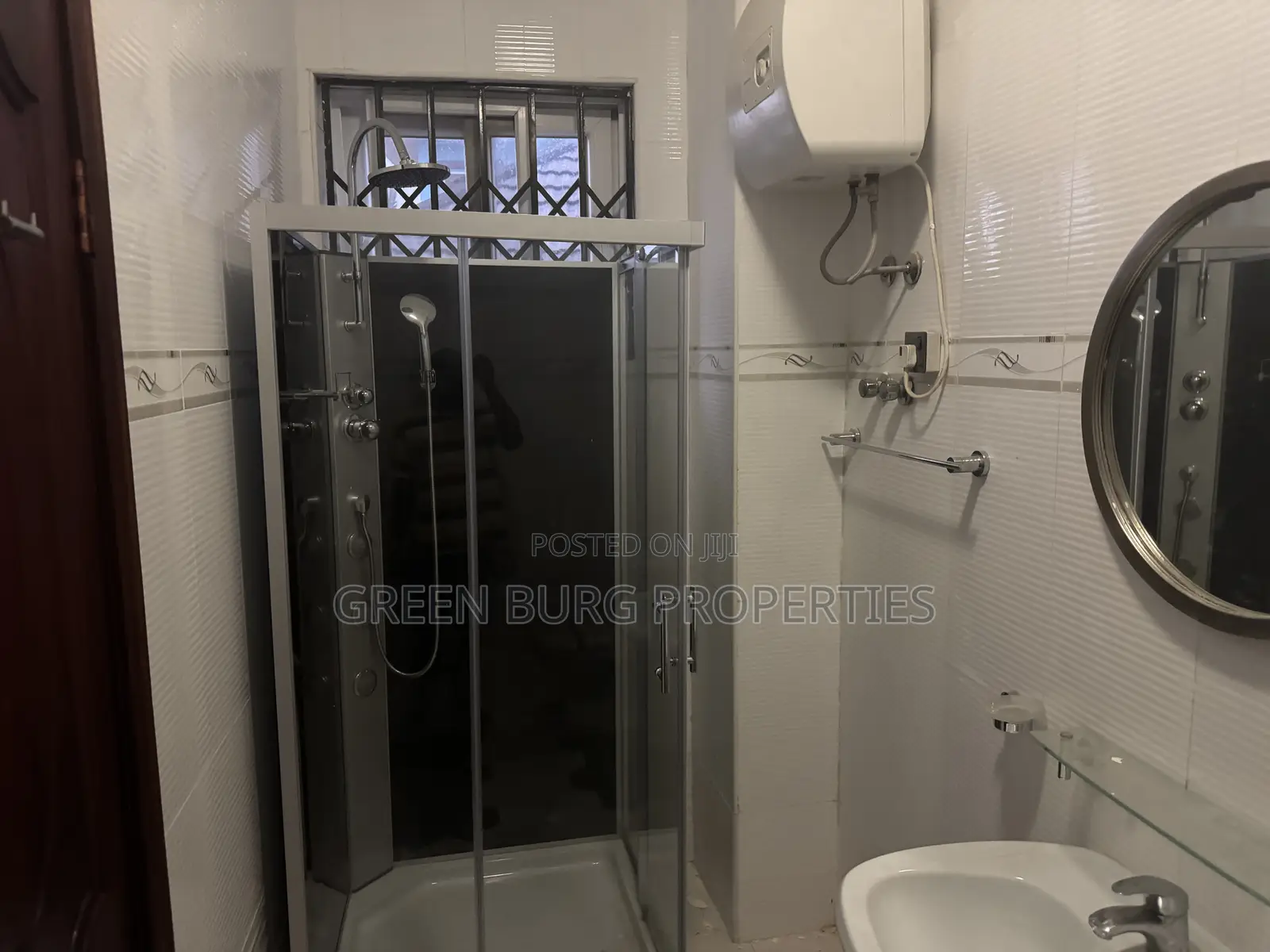 5bdrm House in East Legon for rent