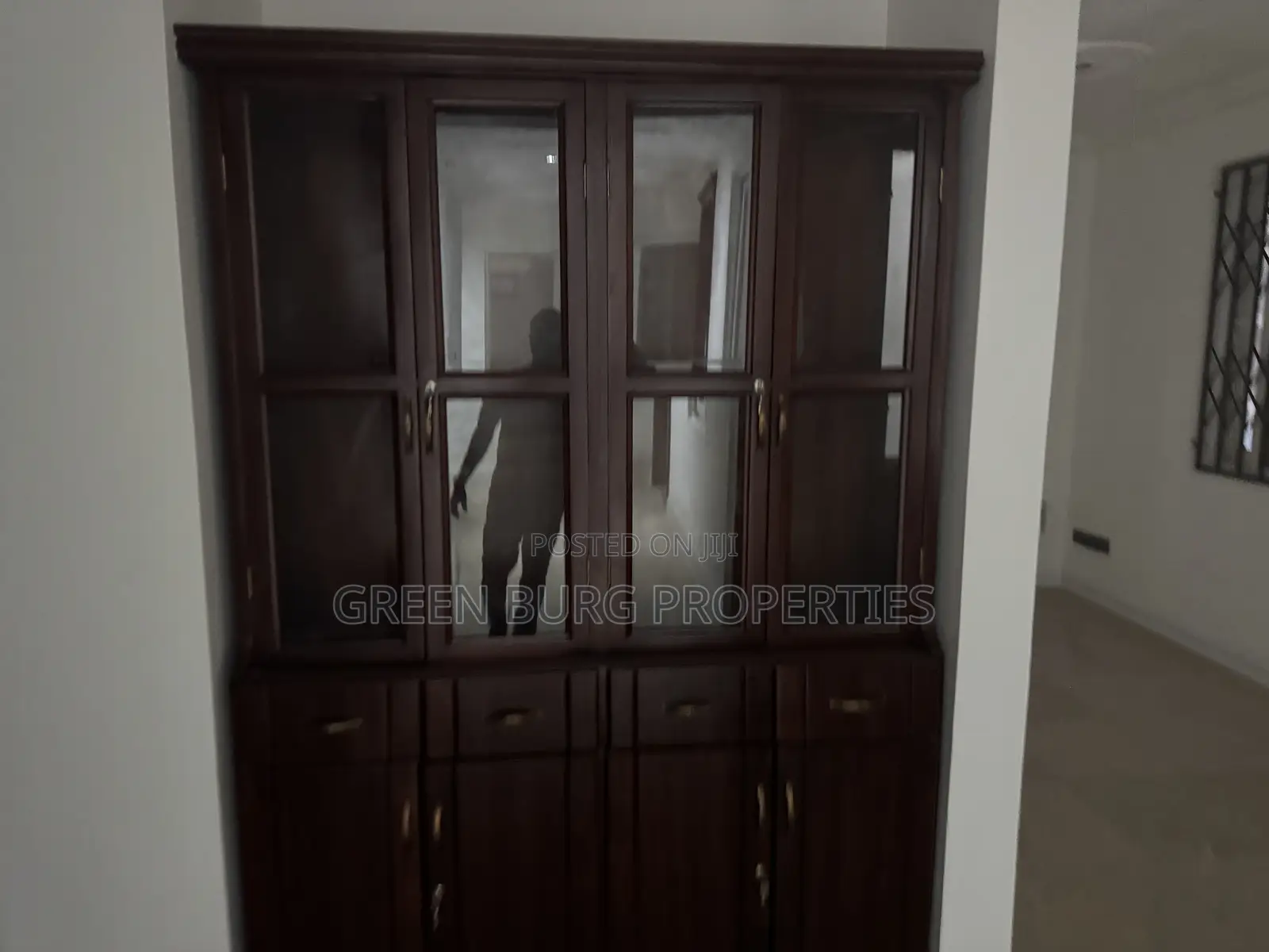 5bdrm House in East Legon for rent