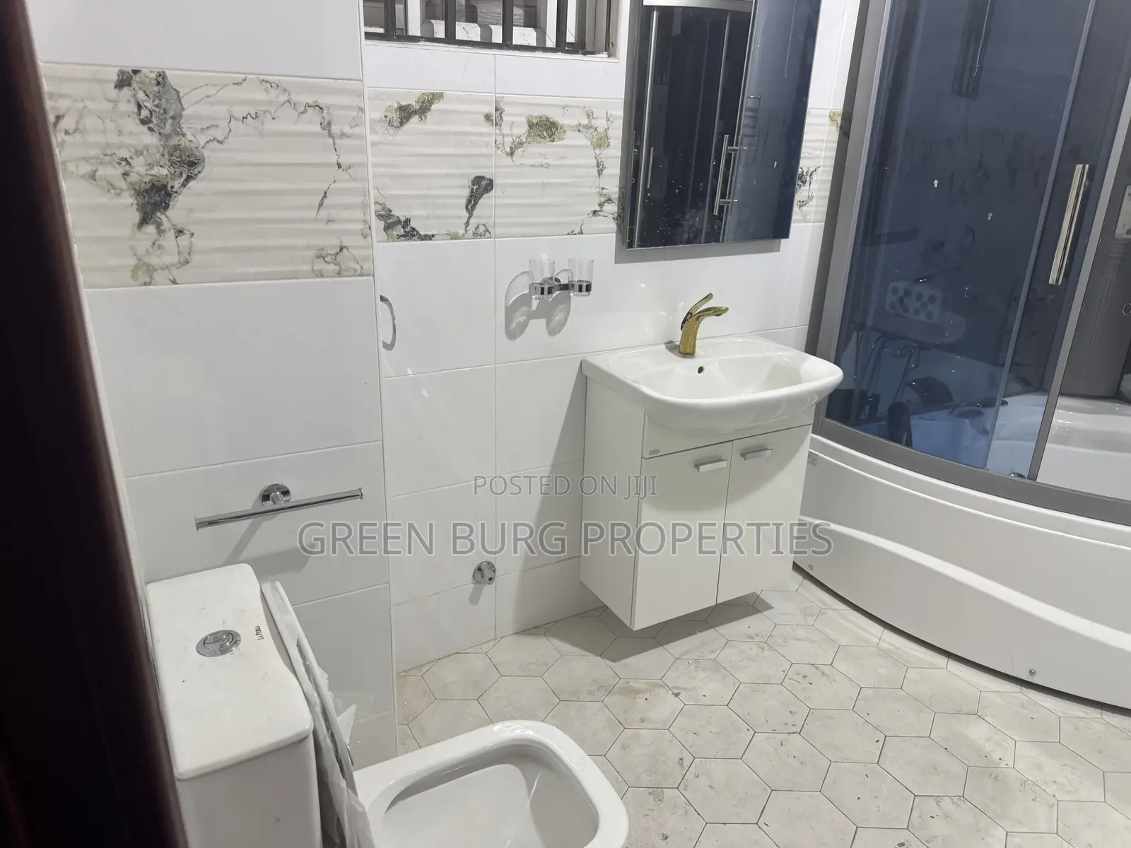 5bdrm House in East Legon for rent