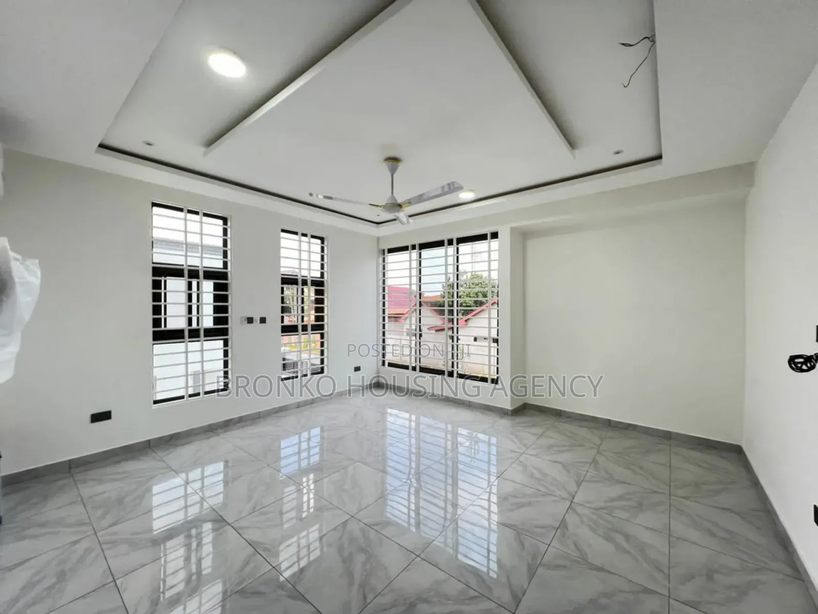 3bdrm House in Bronko Housing, Achimota for rent