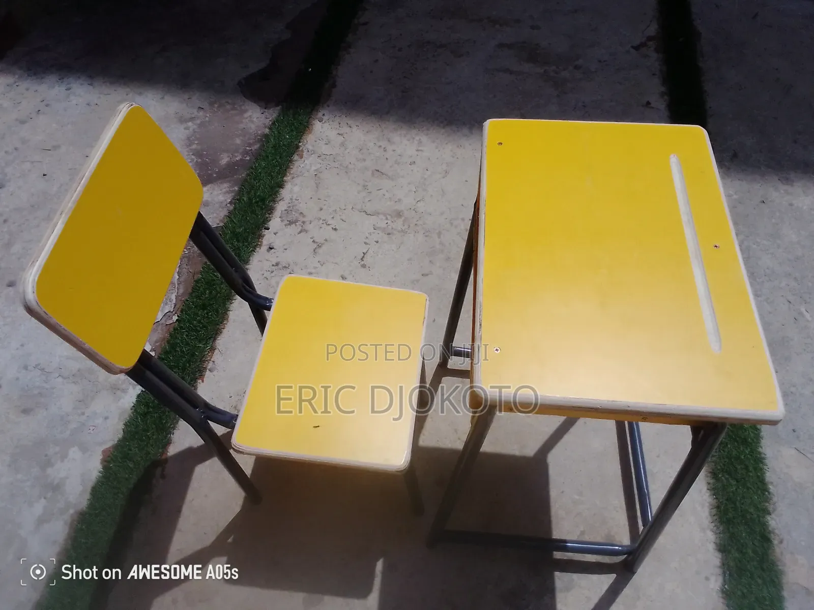 Students Desk Metal and Yellow Laminate