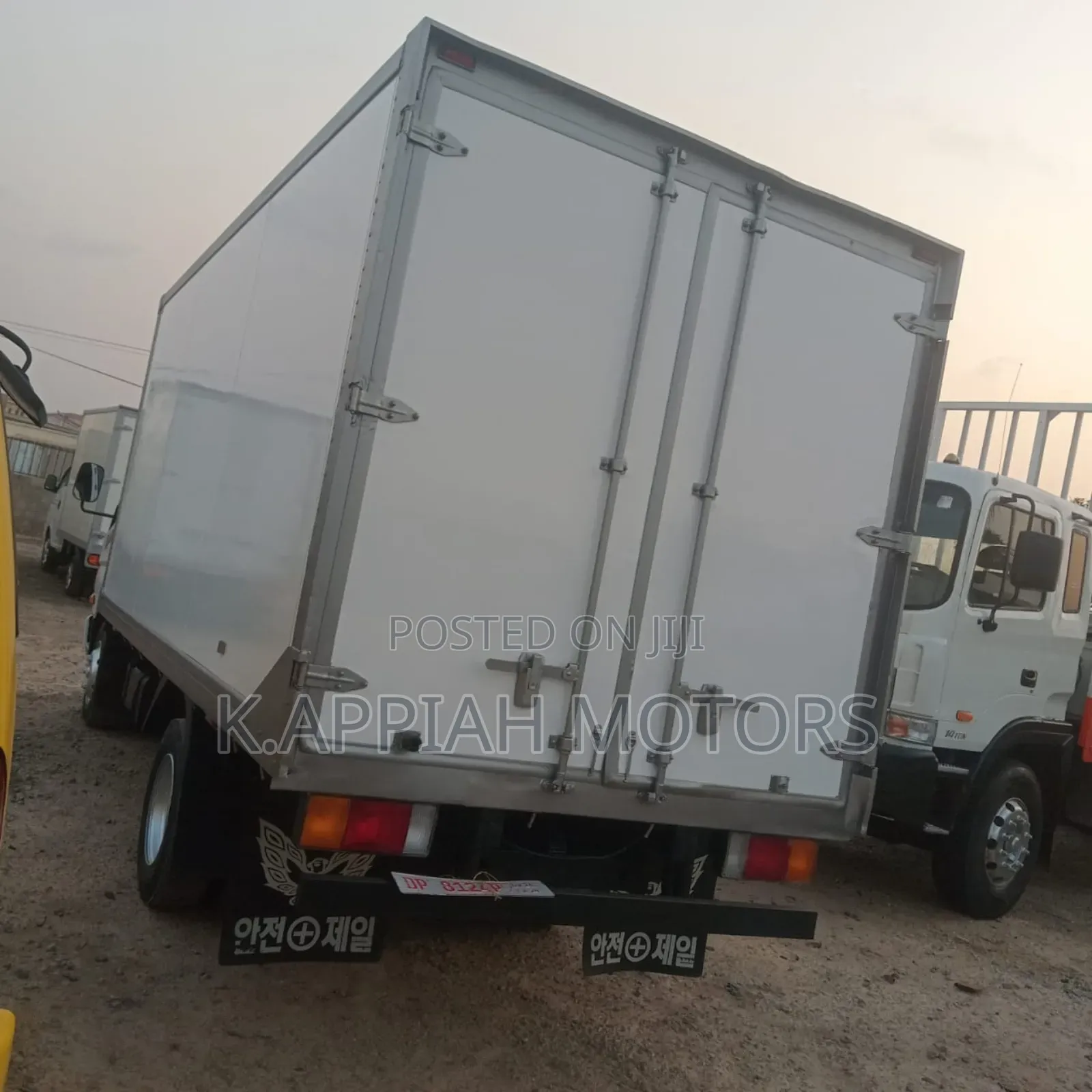 Hyundai E Mighty Ice Box