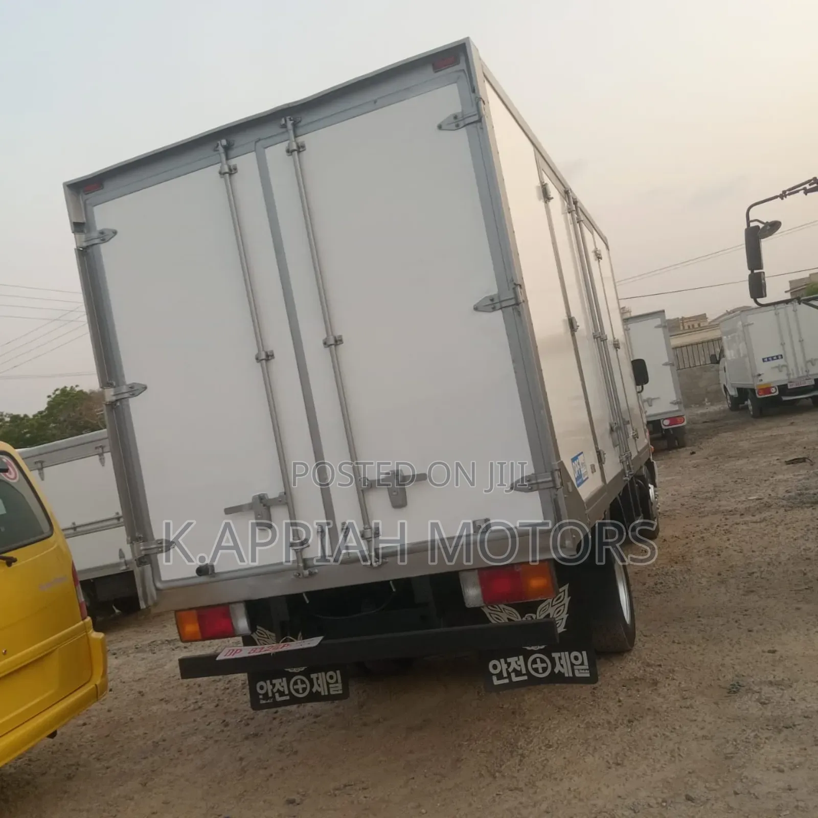 Hyundai E Mighty Ice Box