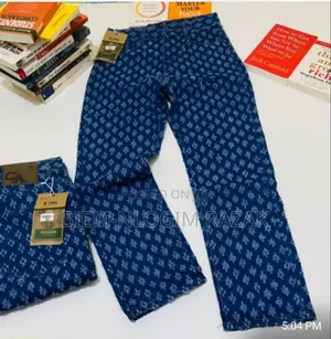 Baggy Jeans Available