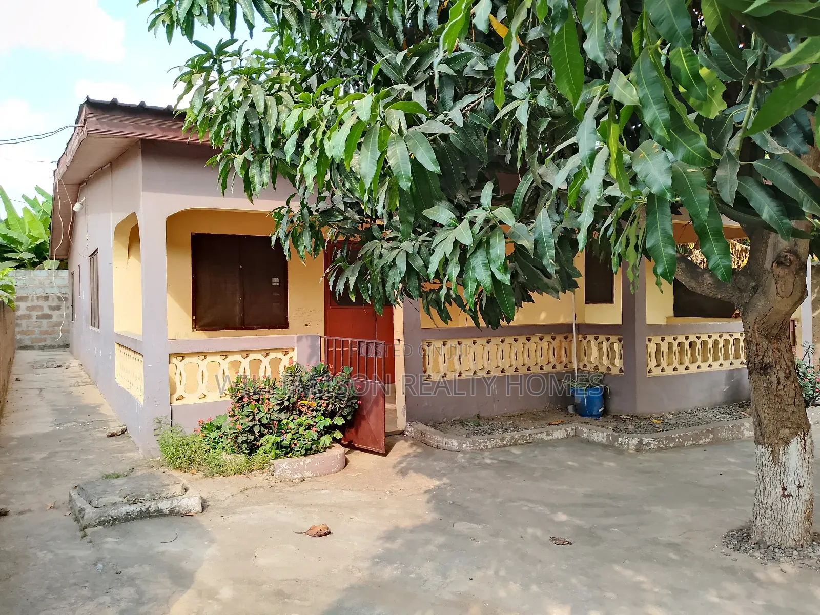 2bdrm House in Community 18 Area, Spintex for rent