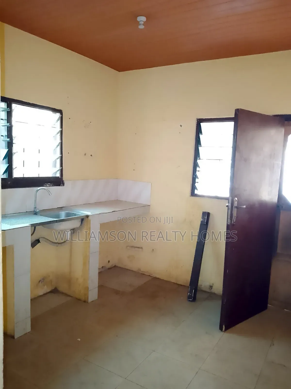 2bdrm House in Community 18 Area, Spintex for rent