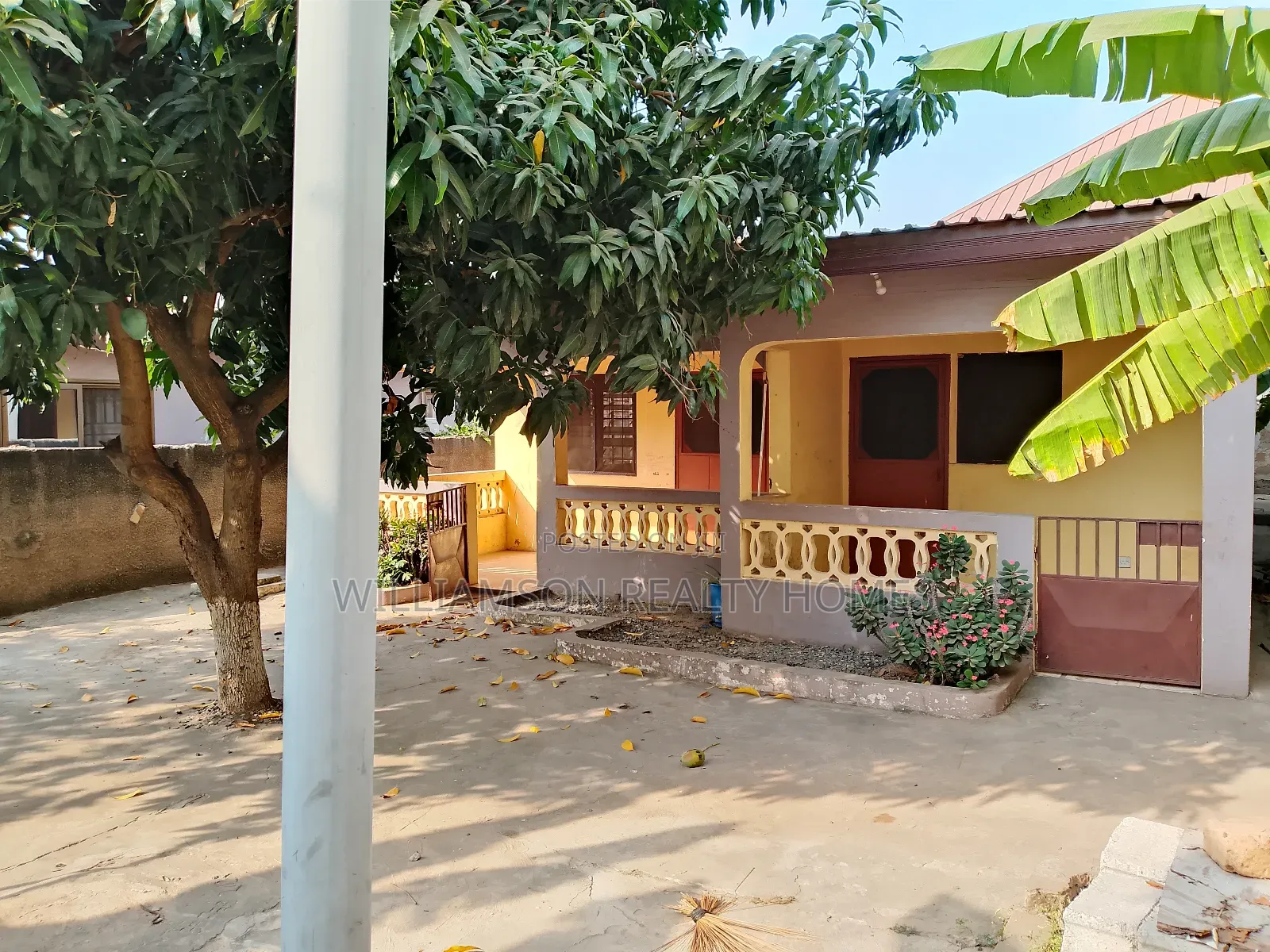 2bdrm House in Community 18 Area, Spintex for rent