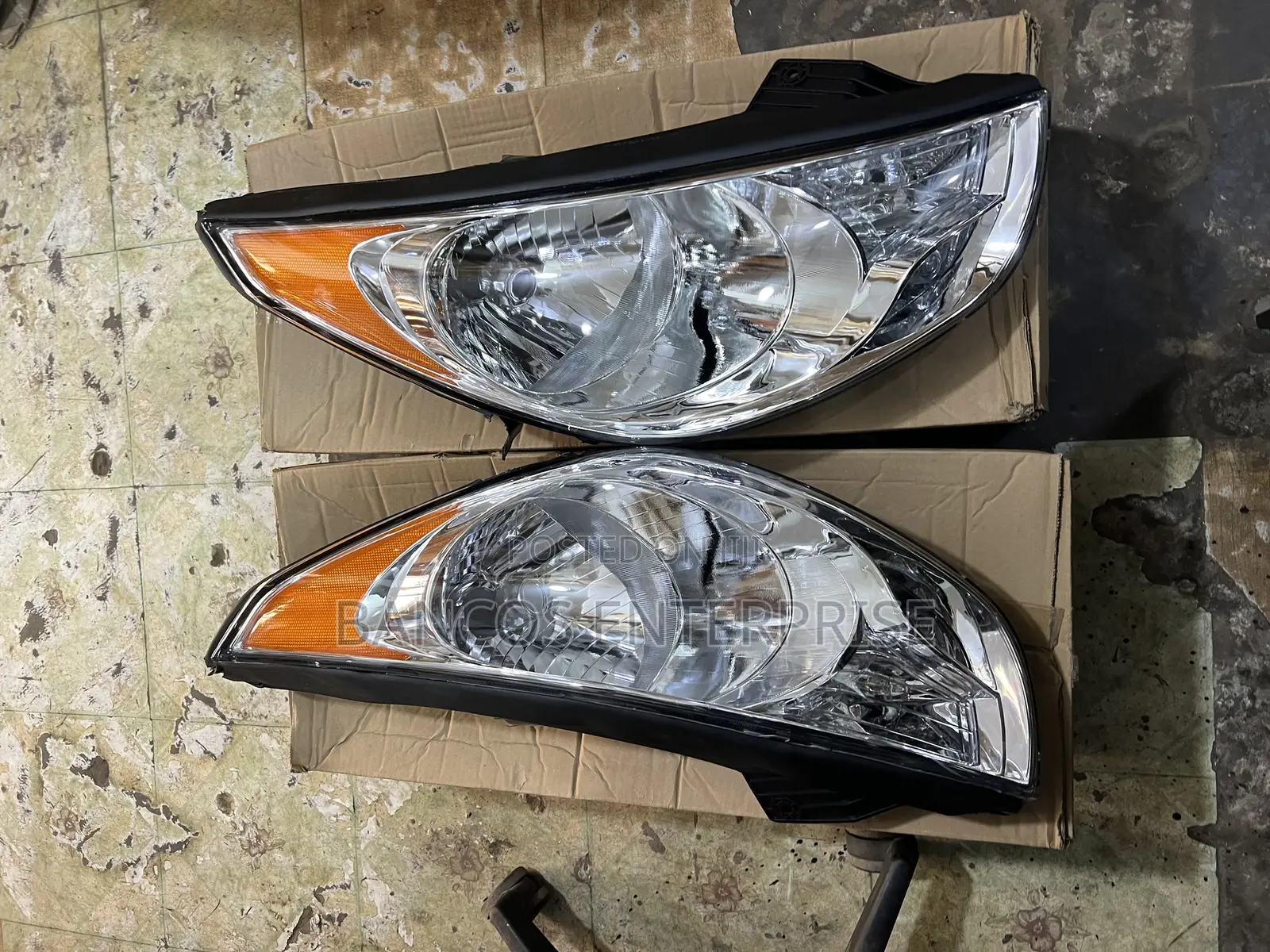 Hyundai Tucson/ Hyundai Ix35 Head Light 2009-2012