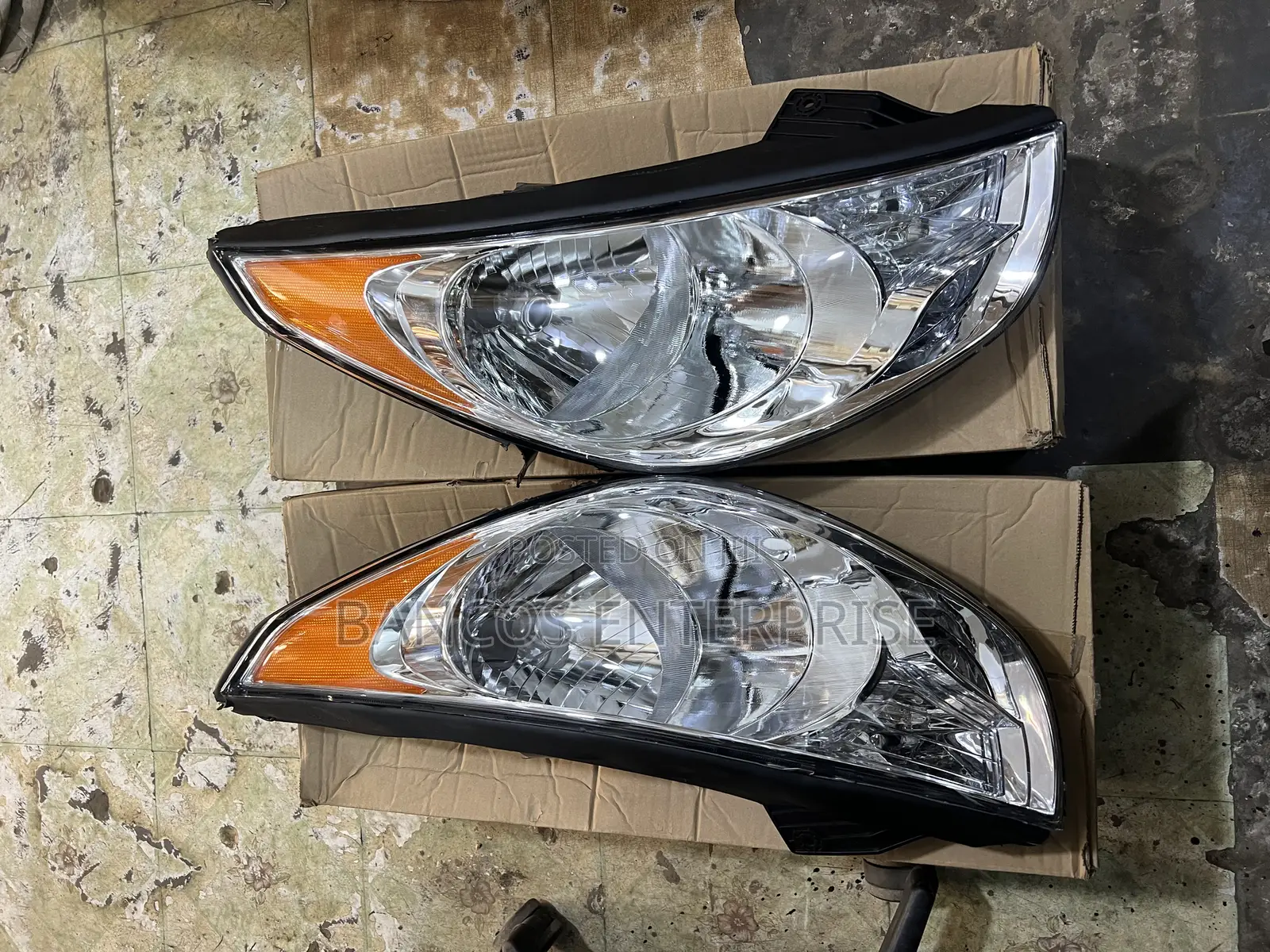Hyundai Tucson/ Hyundai Ix35 Head Light 2009-2012