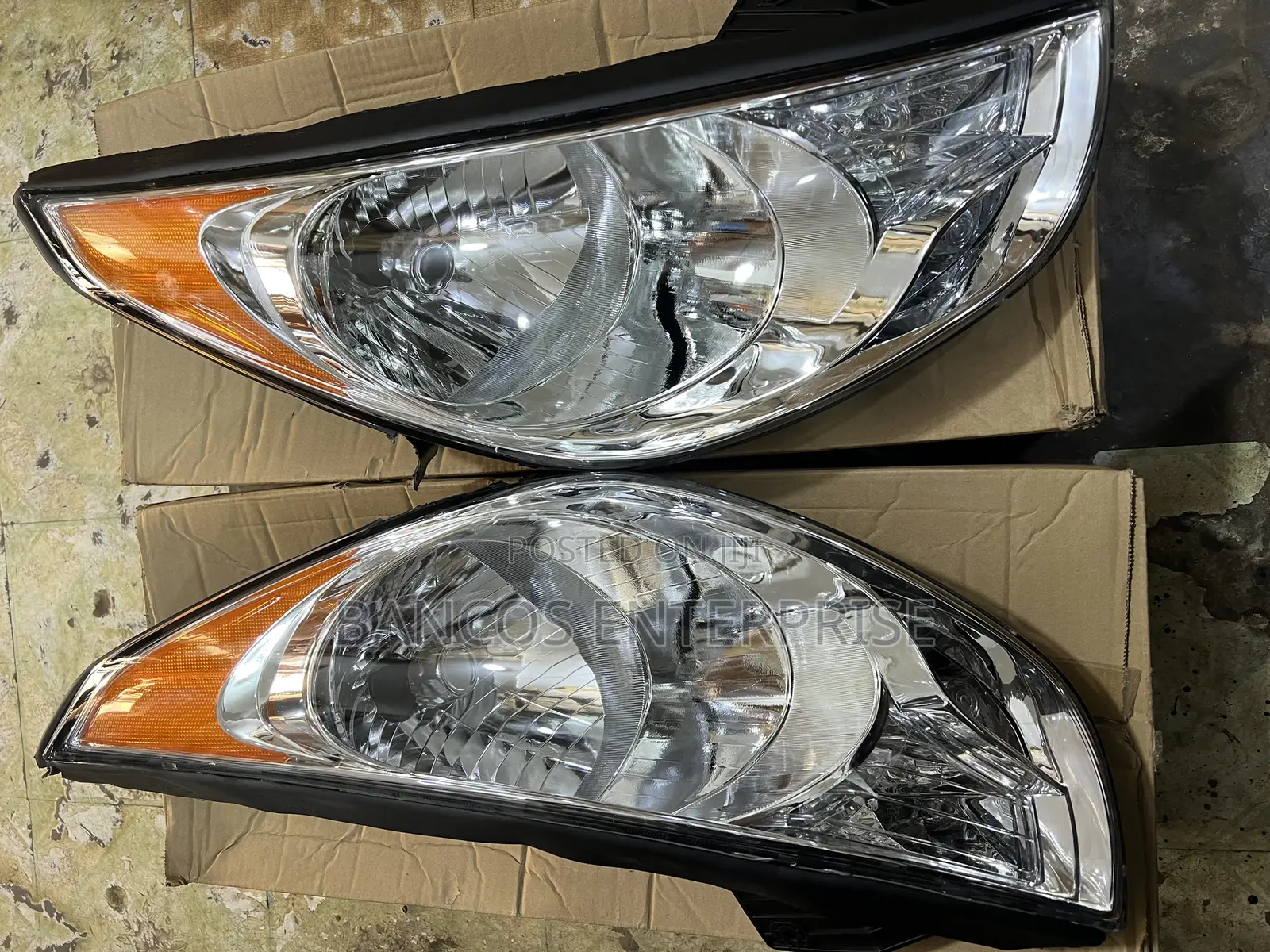 Hyundai Tucson/ Hyundai Ix35 Head Light 2009-2012