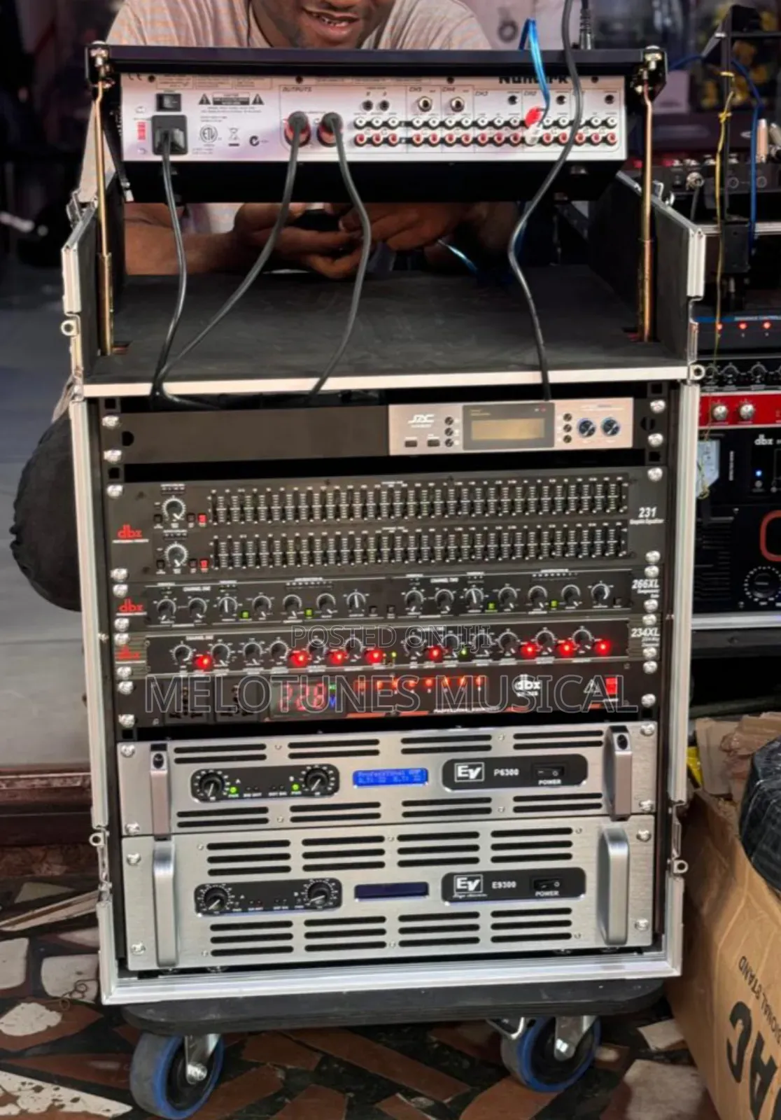 Four Pairs Line Array 10inches With Rack Set and Bass