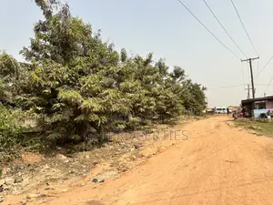 Half Daban Second Plot to Main Road.
