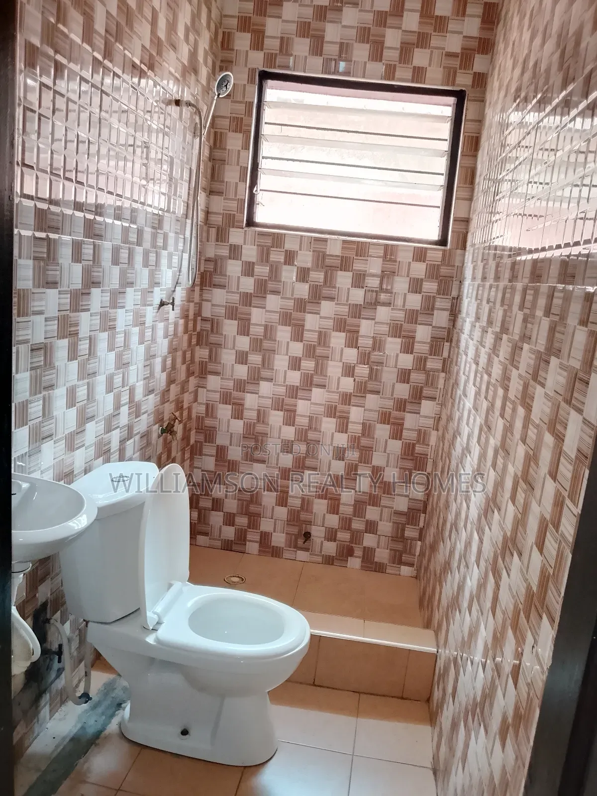 1bdrm Apartment in Community 18 Area, Spintex for rent