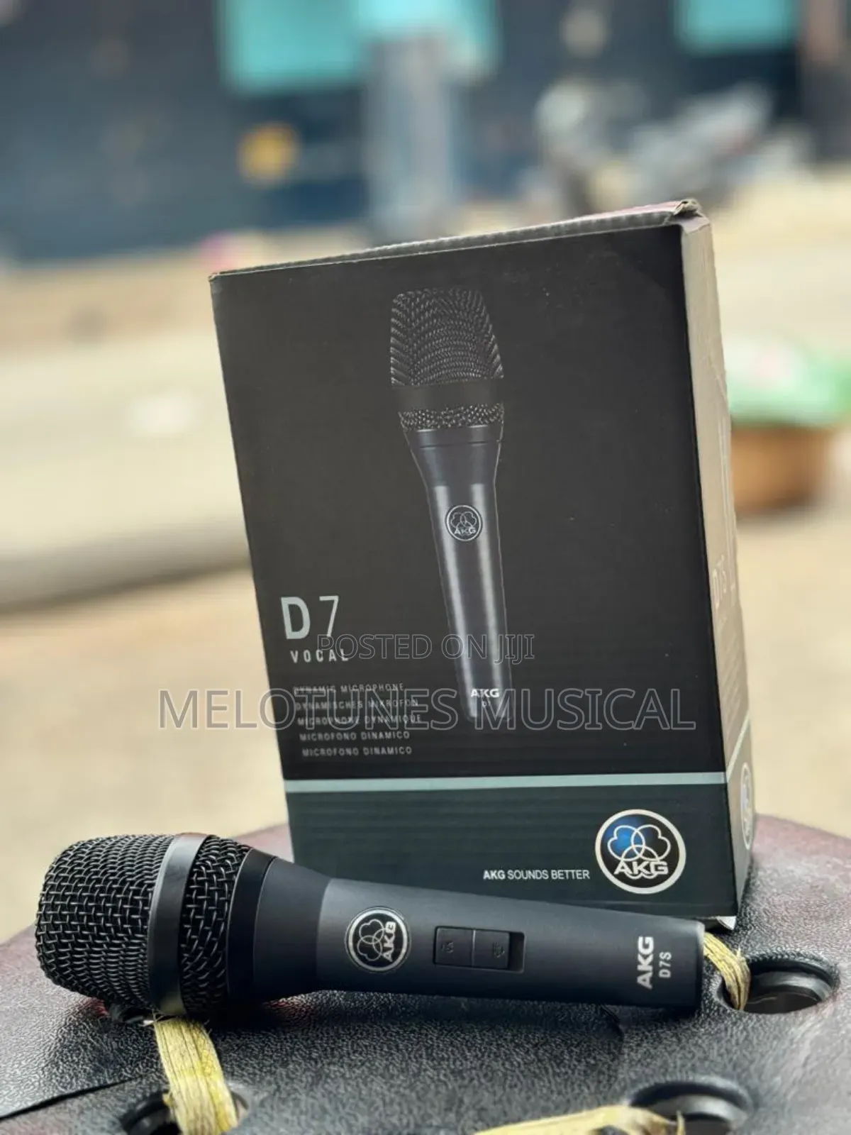 AKG D7 Cord Microphone