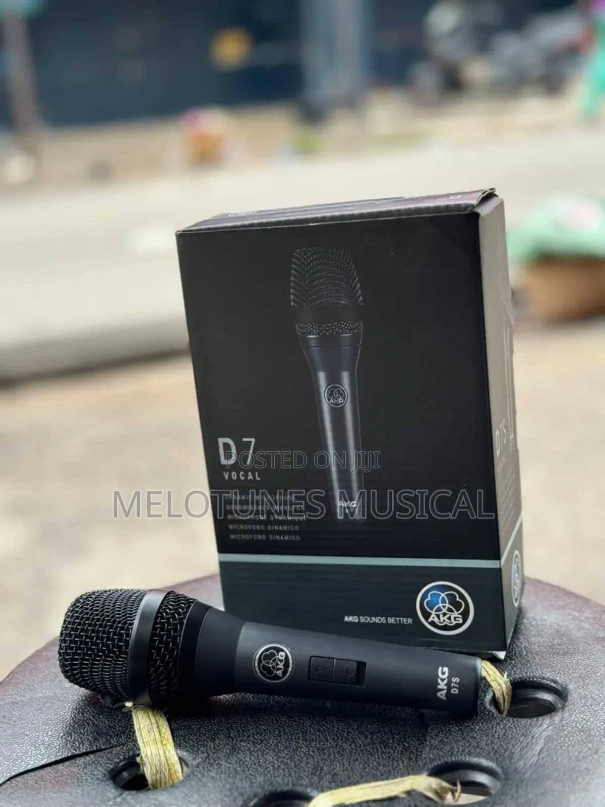 AKG D7 Cord Microphone