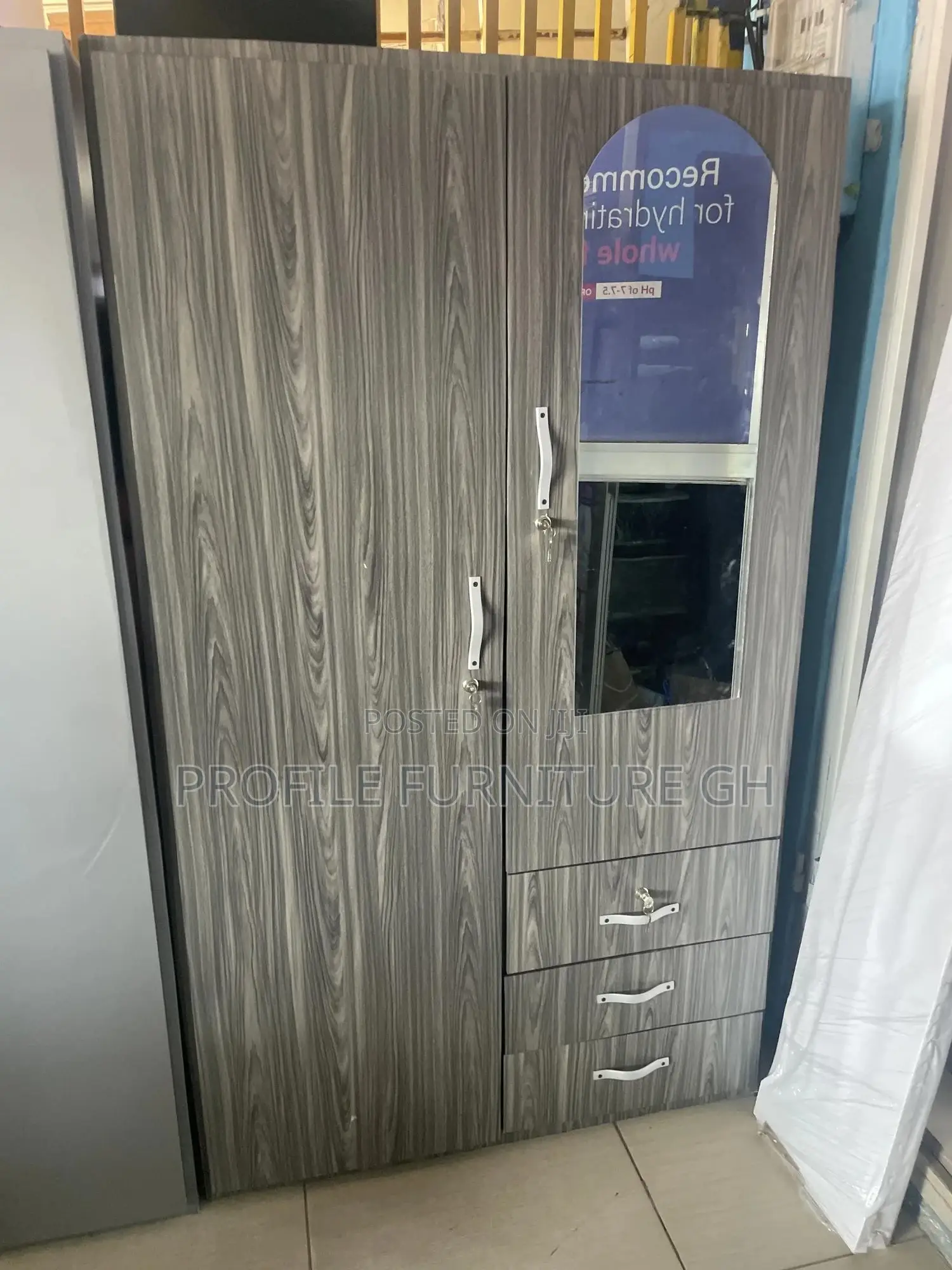 Neat Wardrobe (2 Doors)