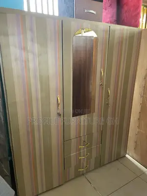 3 Door Wardrobe// Free Delivery