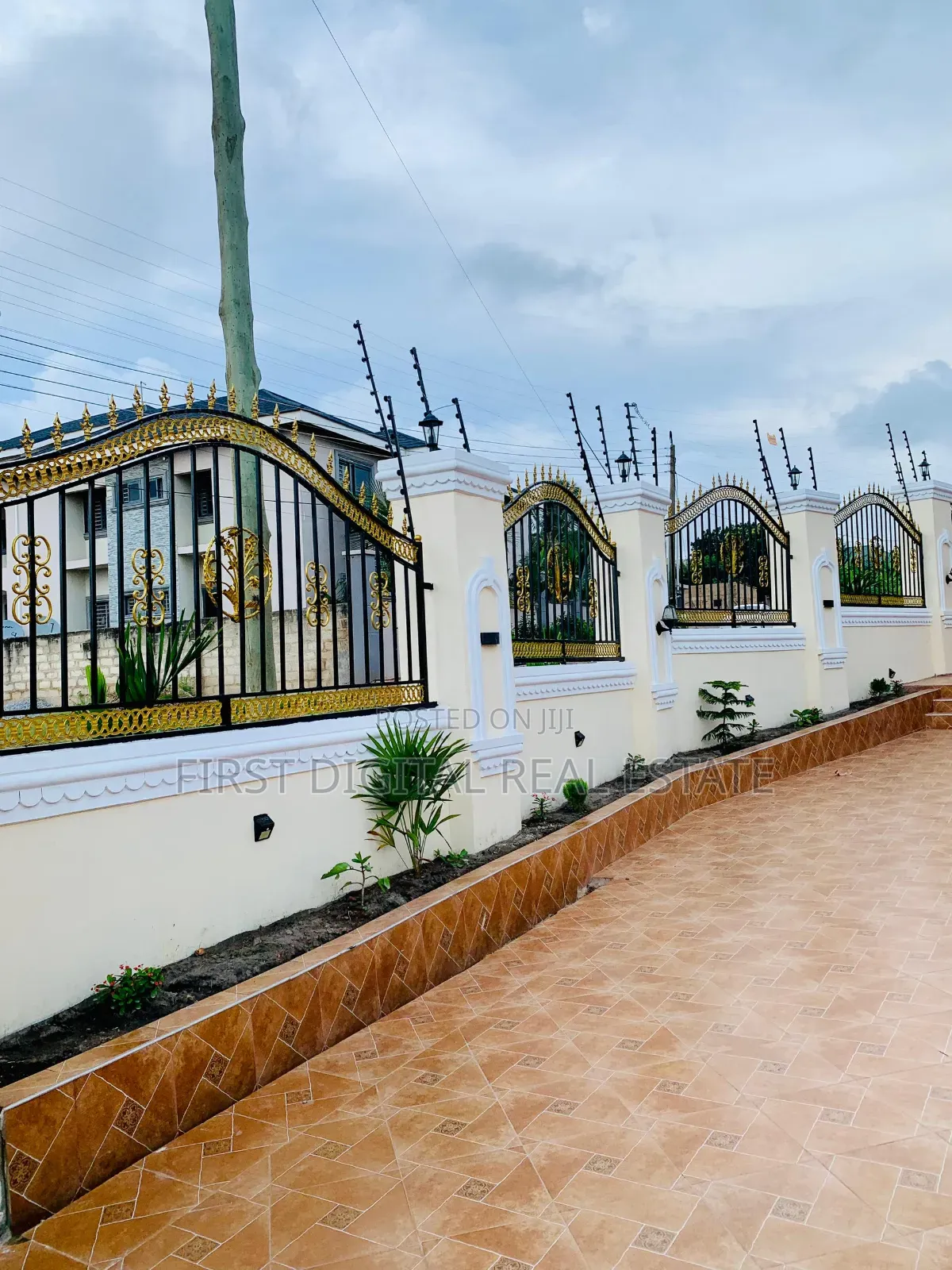 2 Bedroom Apartment for Rent Behind West Hills Redtop