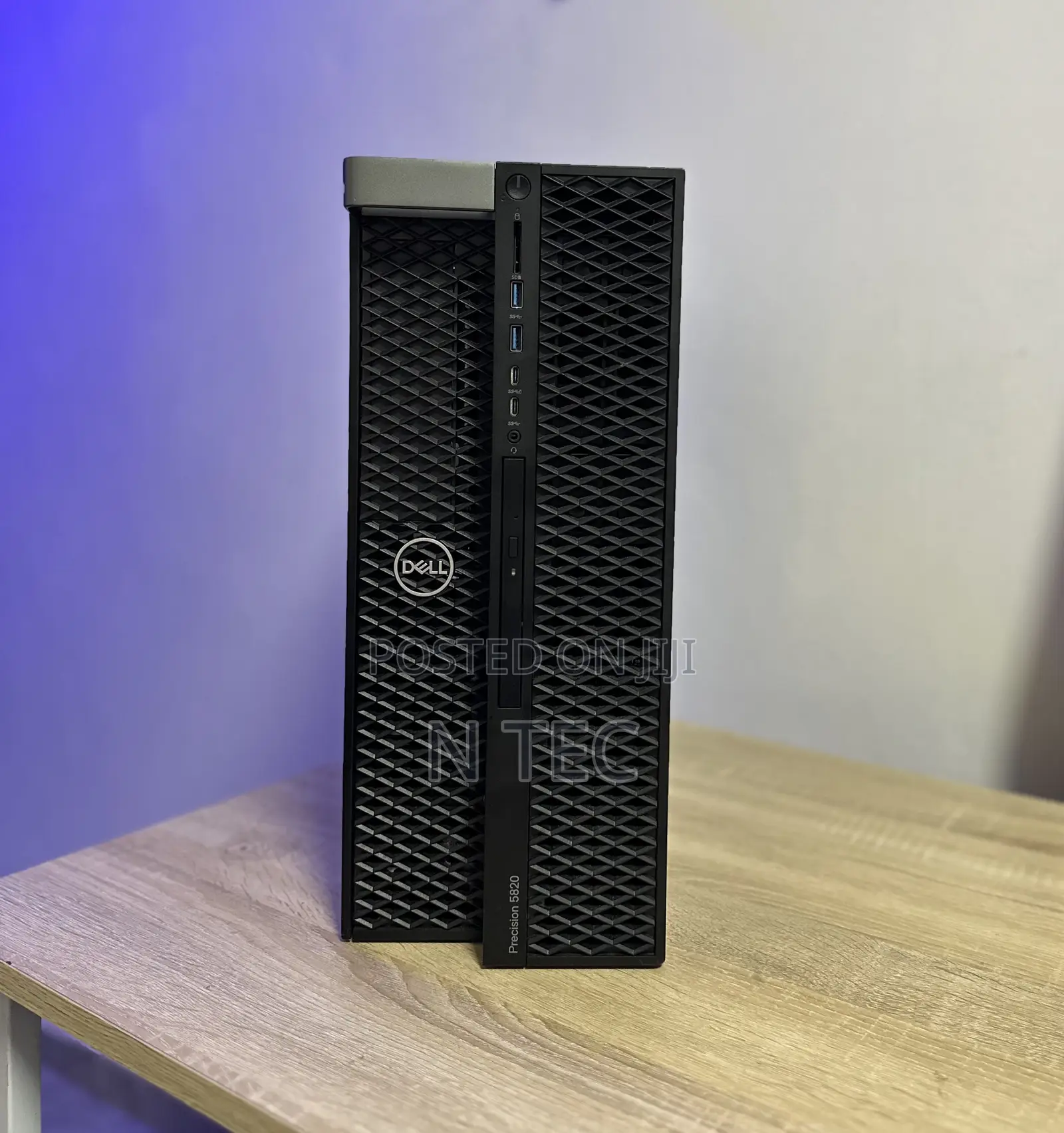 Desktop Computer Dell Precision 5820 24GB Intel Xeon HDD 2T