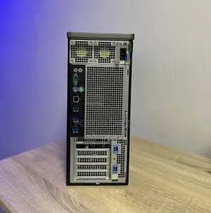 Desktop Computer Dell Precision 5820 24GB Intel Xeon HDD 2T